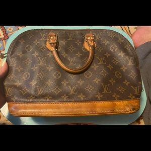 😱Louis Vuitton alma handbag👀